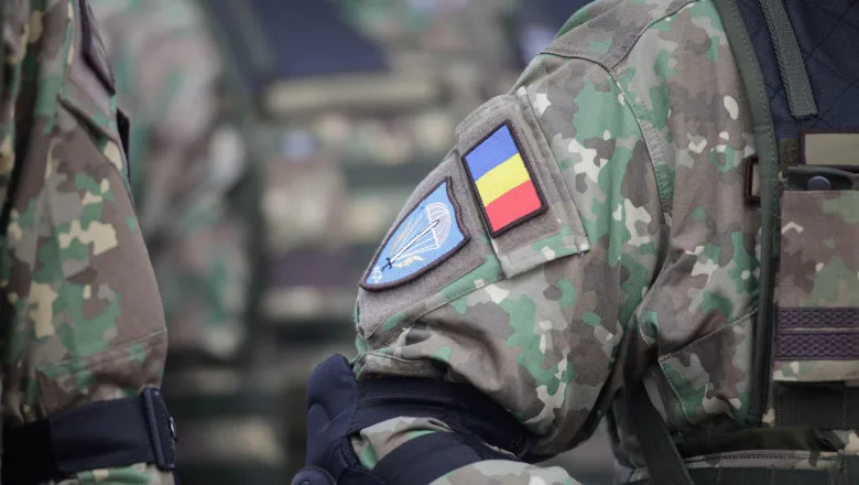 Recrutare pentru posturi de soldat în armata română.