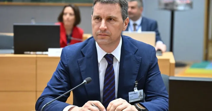 Tánczos Barna discută despre rambursarea accizei la motorină pentru agricultori.