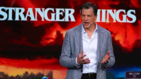 Greg Peters discută despre actualizările aplicației Netflix pentru mobil.