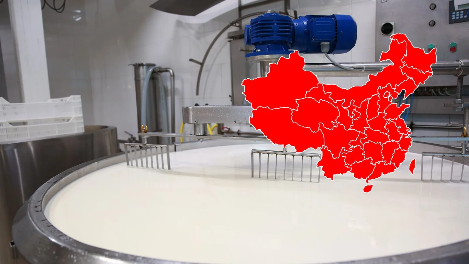 Fabrica de lactate din Bulgaria, cu harta Chinei în fundal.