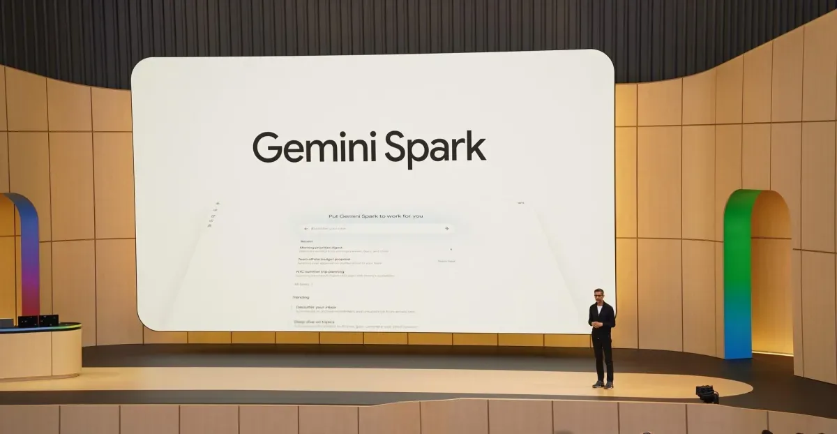 Agentul AI Gemini Spark de la Google, prezentat pe scenă, arată promisiuni și provocări.