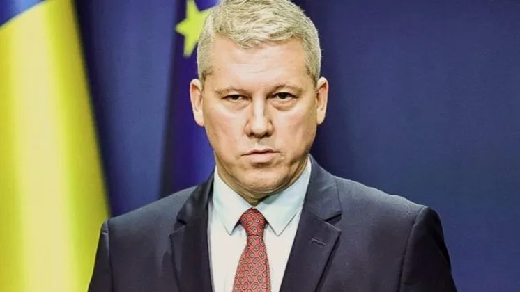 Cătălin Predoiu discută despre proiectul legii integrității în Parlament.