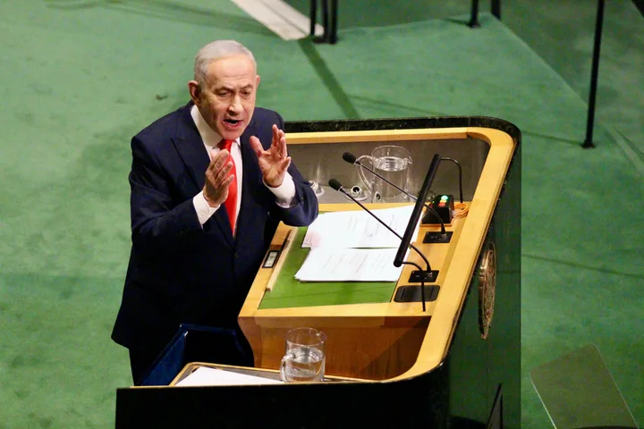 Netanyahu vorbește la ONU, provocând proteste și reacții internaționale.