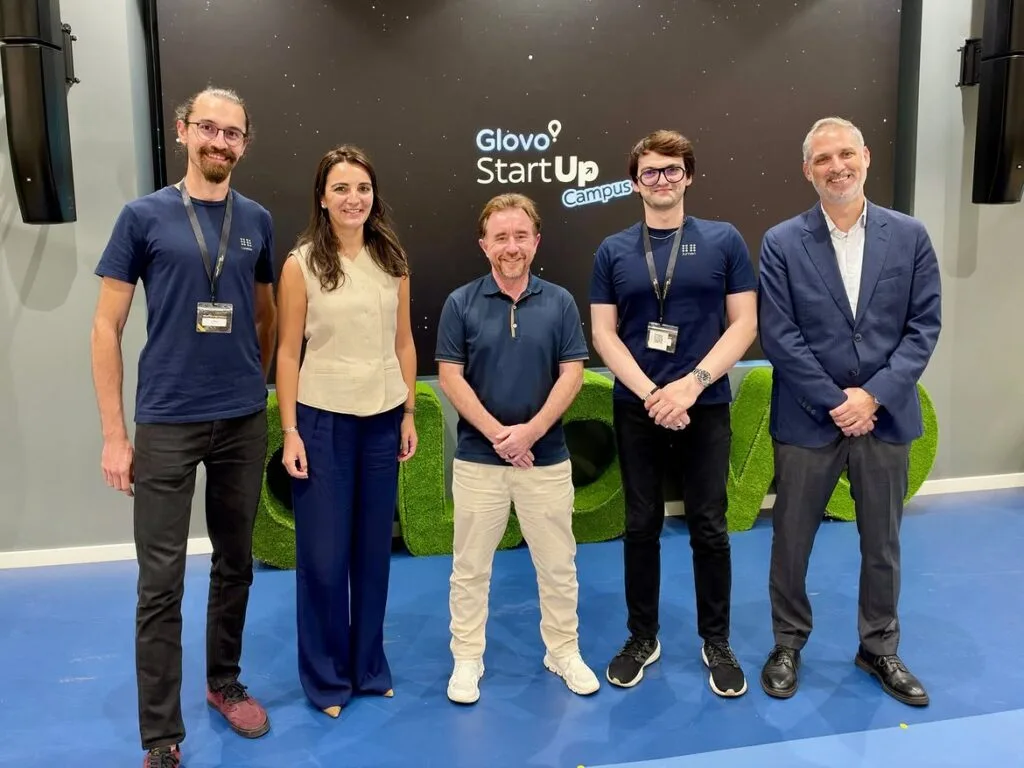 Echipa.lumen la Glovo Startup Campus 2026, celebrând succesul și inovația în livrări autonome.