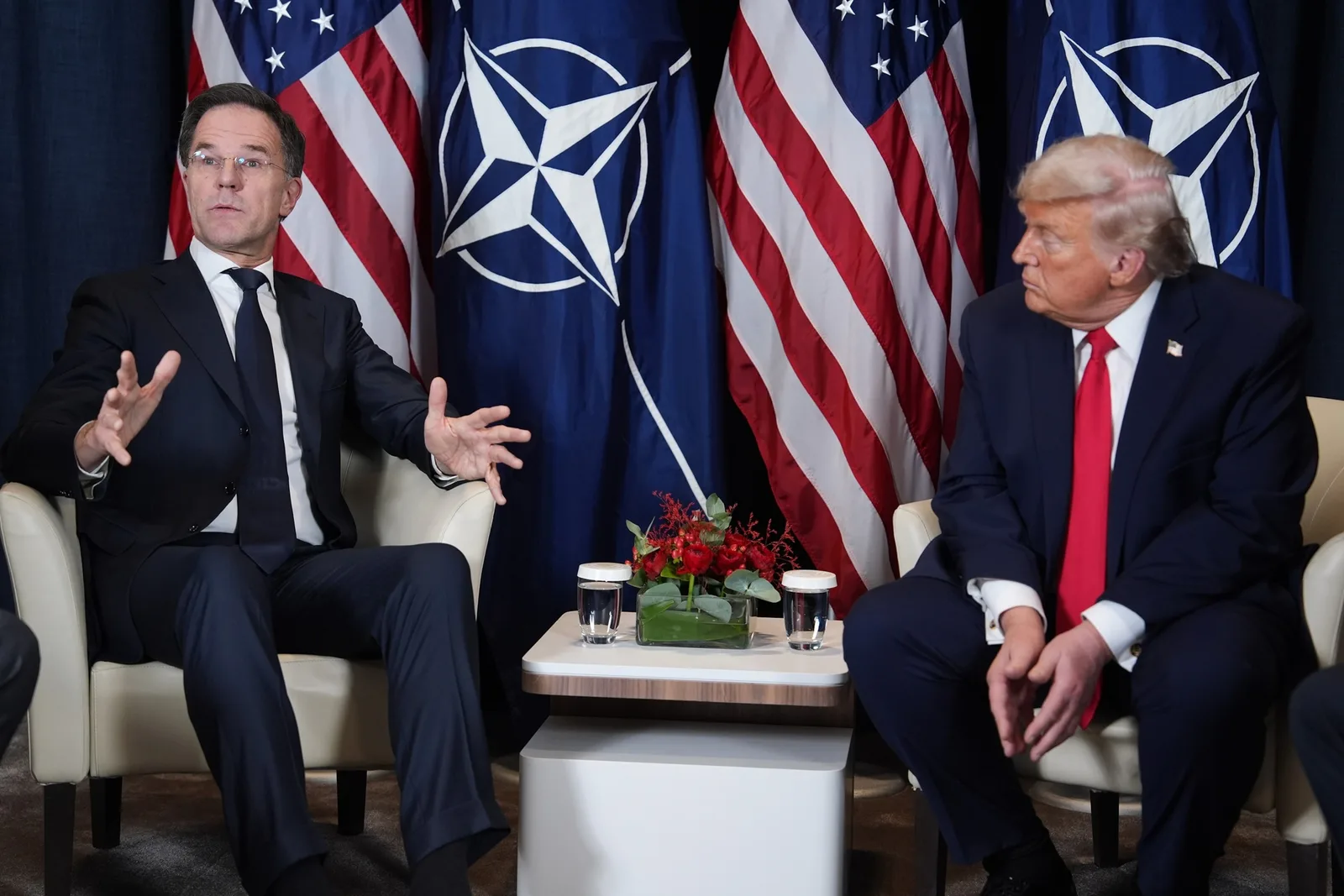 Discuții între liderii NATO despre suveranitatea militară în Groenlanda.