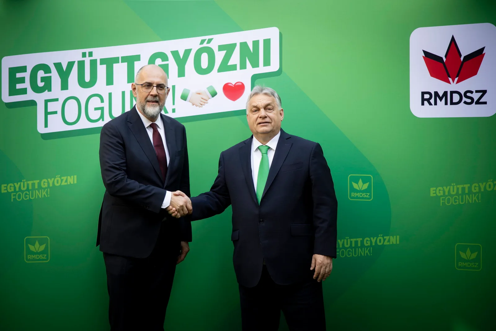 Kelemen Hunor şi Viktor Orban la o întâlnire oficială, susţinând colaborarea UDMR-Fidesz.