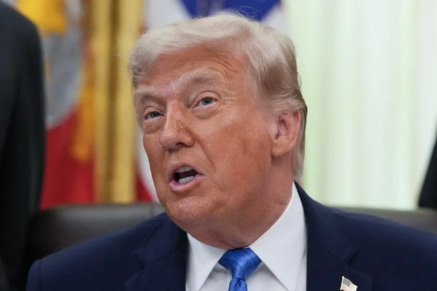 Donald Trump discutând despre tensiunile din Iran și Liban.