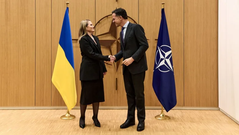 Întâlnire între oficiali ucraineni și NATO pentru discuții de securitate.