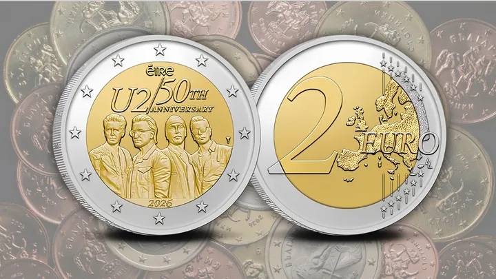 Moneda de 2 euro dedicată trupei U2, ediție limitată, cu portretele membrilor.