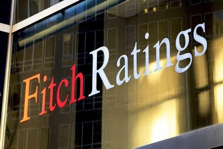 Logo-ul Fitch Ratings reflectă evaluarea financiară a României.