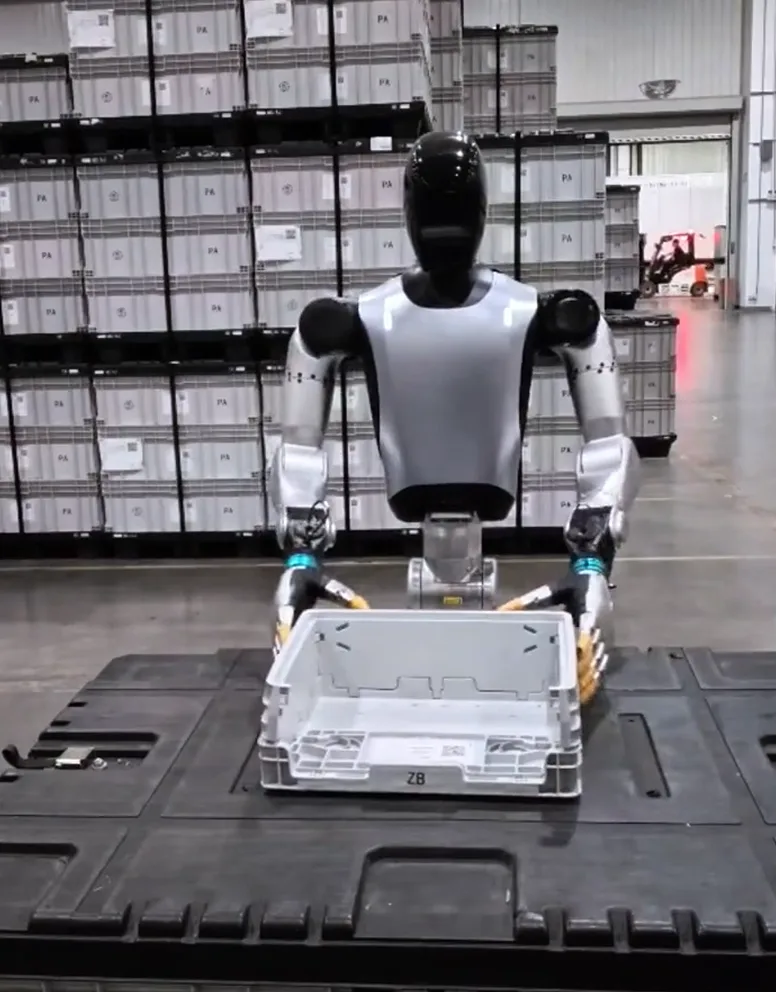 Robot industrial Xiaomi în acțiune, pregătit pentru montaj.