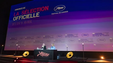 Conferință de presă la Festivalul de la Cannes despre creativitate și AI.