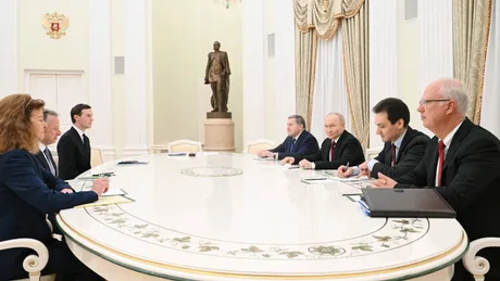 Întâlnire la Kremlin între oficiali ruși și emisarul american.