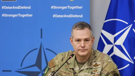 Comandantul NATO discutând despre extinderea atribuțiilor în apărarea aeriană.