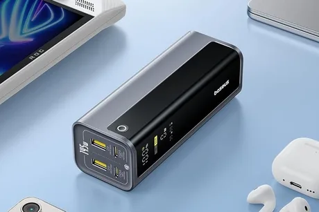 Powerbank-ul Baseus EnerGeek GP12 cu porturi multiple pentru încărcare rapidă.