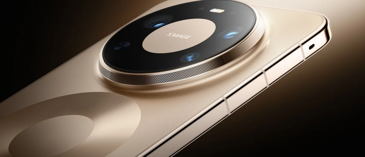 Detaliu al camerei telefonului Huawei Mate 80 Pro Max Wind Edition, cu design elegant.