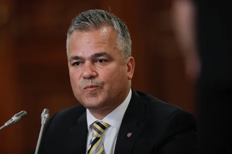 Adrian Veștea discută despre stabilitatea PNL și reformele economice necesare.