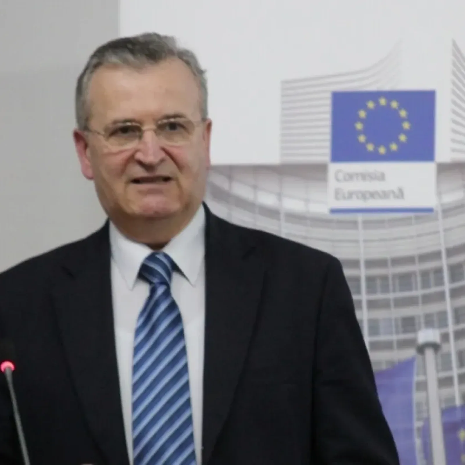 Vasile Pușcaș discută despre aderarea Republicii Moldova la Uniunea Europeană.