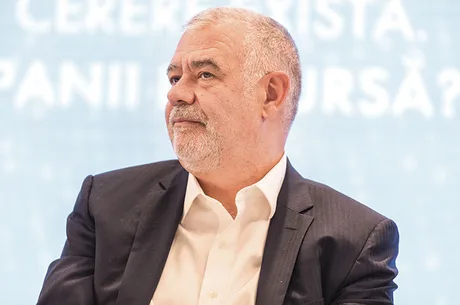 Voicu Oprean discută despre impactul incert al AI în industria IT.