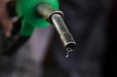 Scădere a prețurilor la benzină și motorină în urma plafonării adaosului comercial.