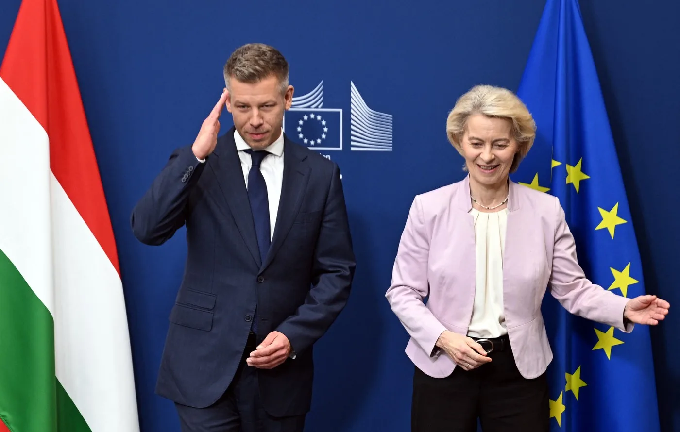Reprezentanți ai Ungariei și Comisiei Europene la o întâlnire oficială.