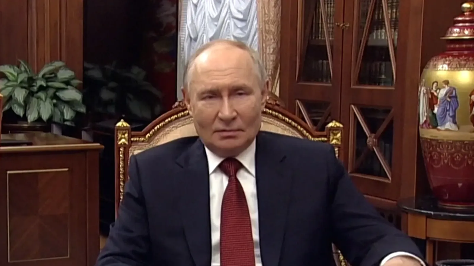 Vladimir Putin discută despre propunerea Ucrainei de oprire a atacurilor cu rază lungă.