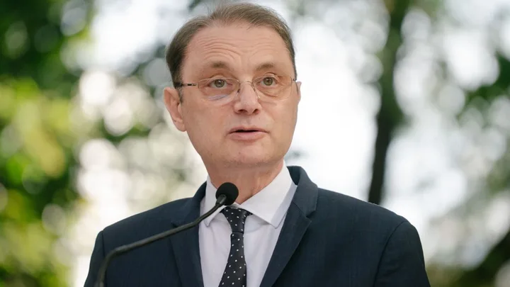 Luca Niculescu discută despre măsuri pentru pensiile mici și salarizarea unitară.