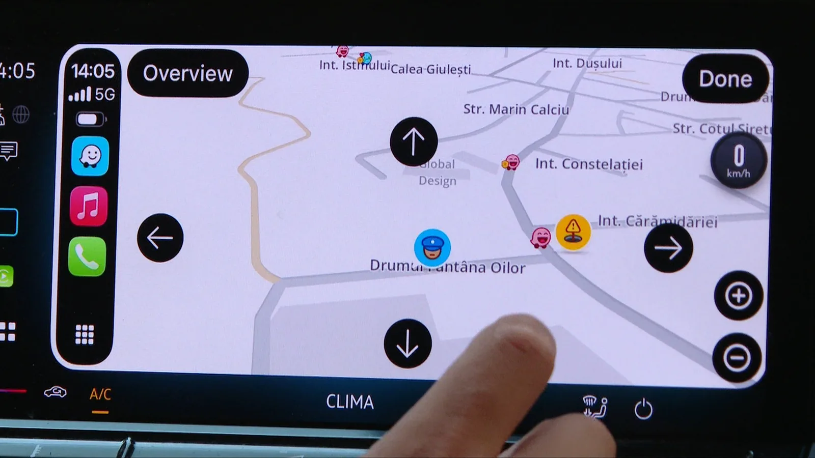 Harta Waze cu diverse alerte și semnale de trafic pentru șoferi