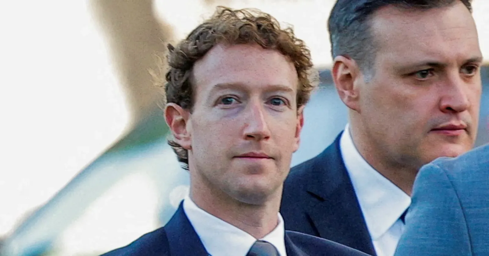 Mark Zuckerberg discutând despre dezvoltarea inteligenței artificiale în contextul unei plângeri antitrust.