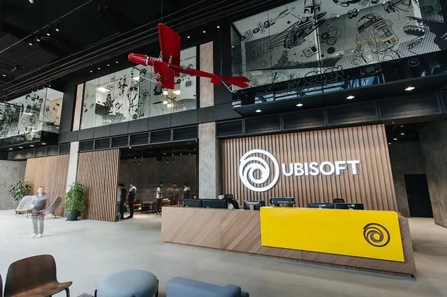 Sediul Ubisoft, un spațiu modern și creativ, dedicat dezvoltării jocurilor video.