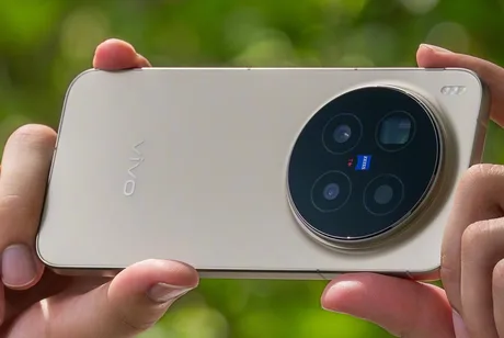 Un smartphone Vivo cu un design elegant, având un sistem de camere avansat.