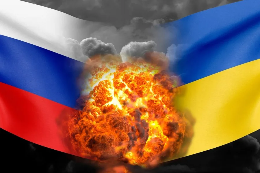 Atacuri cu drone în Rusia, vizând rafinării și infrastructură militară.