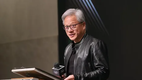 Jensen Huang discută despre impactul AI asupra locurilor de muncă și adaptarea angajaților.