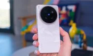 Smartphone-ul vivo X300 Ultra, cu design elegant, pregătit pentru lansare internațională.