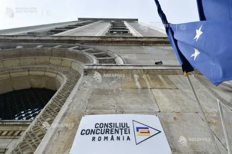 Sediul Consiliului Concurenței din România, cu steagul Uniunii Europene în prim-plan.