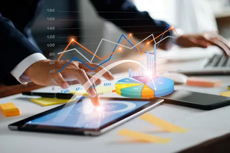 Analiză a datelor financiare cu ajutorul tehnologiei moderne.