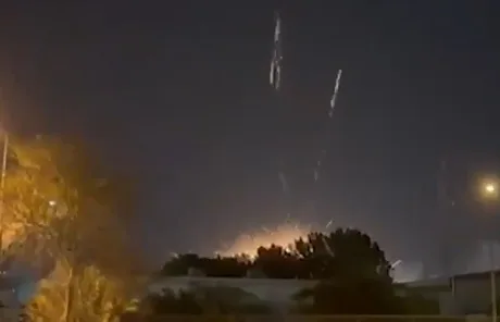 Atacuri iraniene asupra bazei americane din Bahrain, provocând distrugeri semnificative.