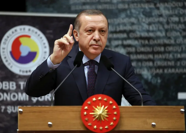 Recep Tayyip Erdogan vorbește la inaugurarea aeroportului din Ankara.