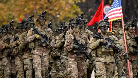 Soldați americani în misiune, pregătiți pentru desfășurare în Orientul Mijlociu.