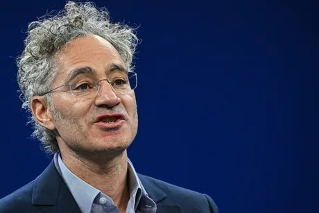 Alex Karp discutând despre naționalizarea companiilor de inteligență artificială.