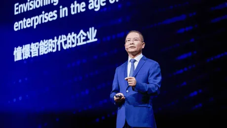Eric Xu discutând despre dezvoltarea AI în China la Huawei Connect 2026.