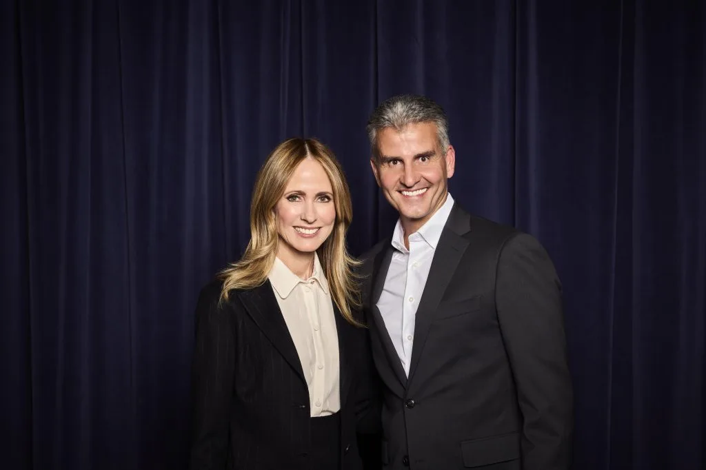 Josh D’Amaro și Dana Walden la anunțul numirii sale ca CEO Disney.