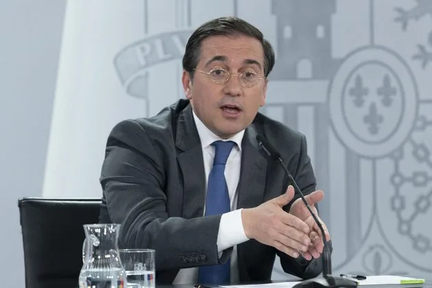 Ministrul spaniol de Externe discutând despre criza migranților din Ceuta.