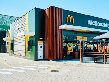 Nou restaurant McDonald’s în Craiova, cu terasă și loc de joacă.