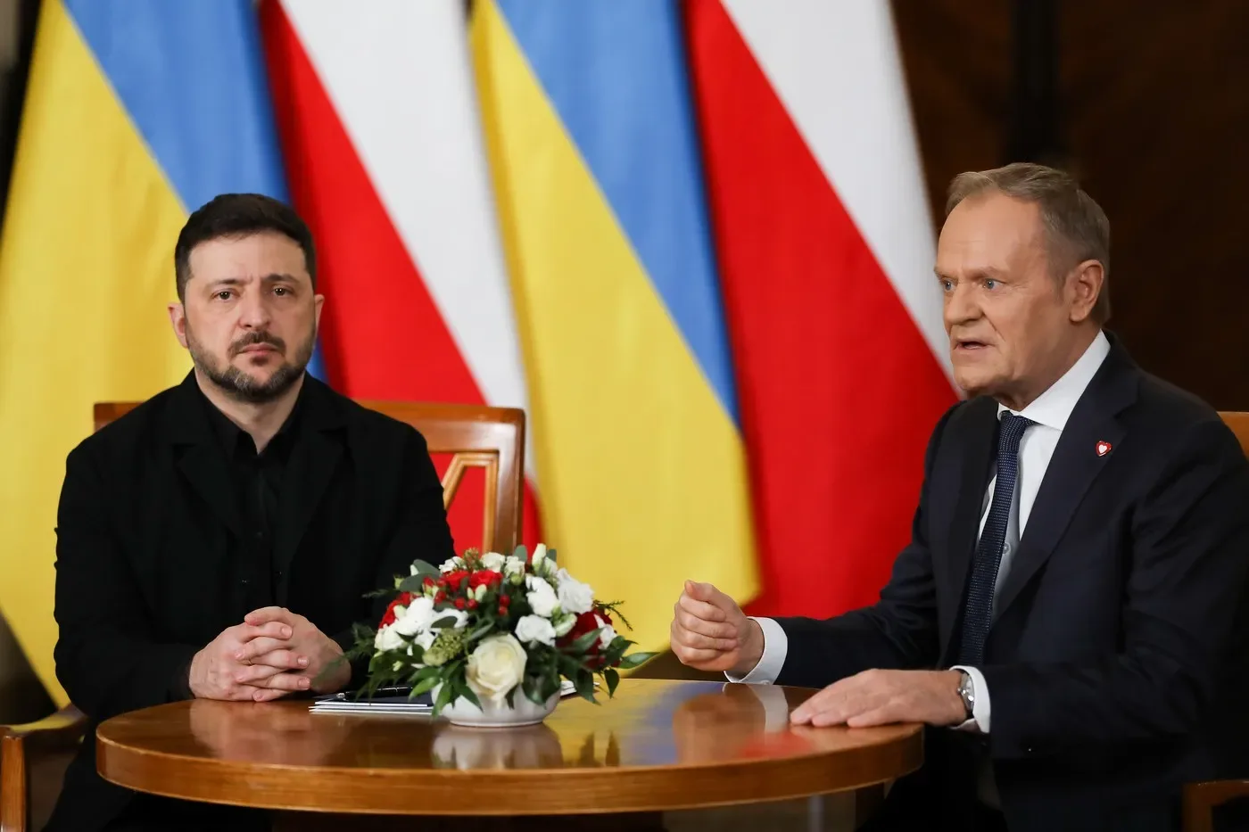 Karol Nawrocki discută cu Volodimir Zelenski în contextul tensiunilor diplomatice.