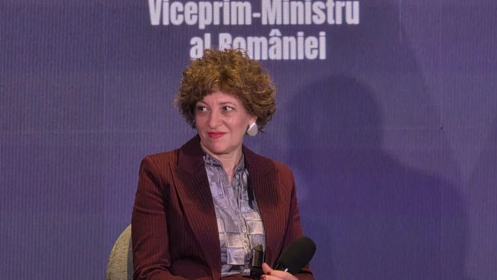 Oana Gheorghiu discută despre problemele companiilor de stat în România.