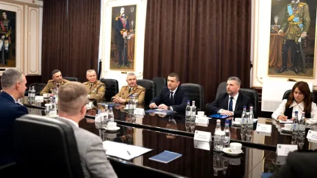 Discuții între oficiali despre securitatea flancului estic NATO.