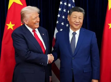 Întâlnire între liderii SUA și China, discutând despre controlul armelor nucleare.