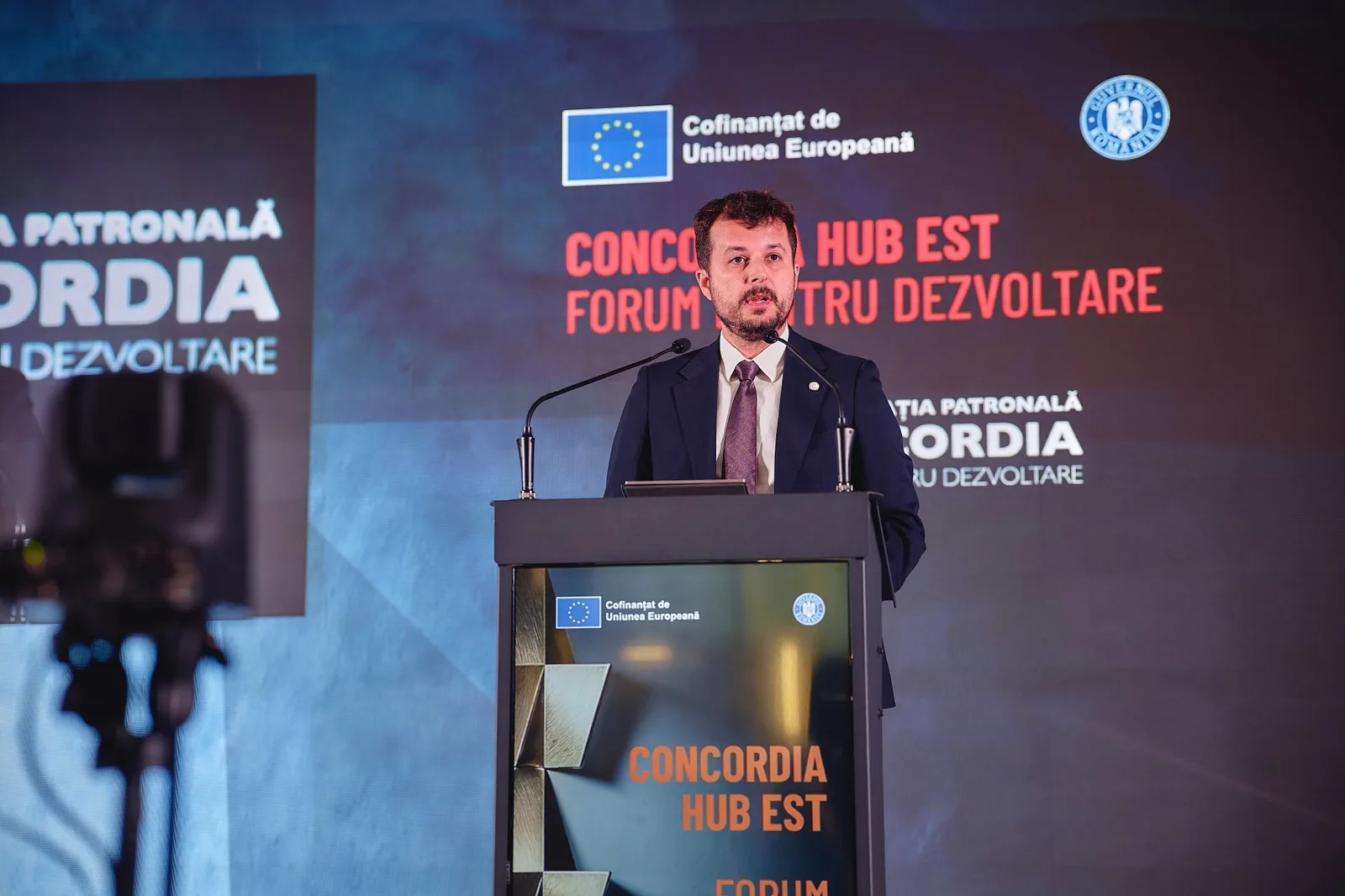 Conferință despre strategia economică a României și absorbția fondurilor europene.
