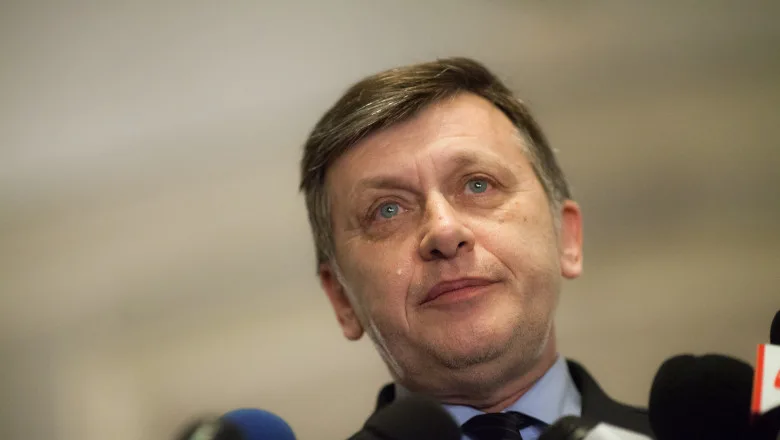 Crin Antonescu discută despre viitorul politic al lui Ilie Bolojan.